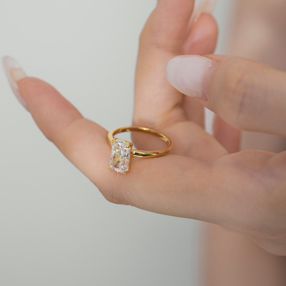 Gold Zircon Ring