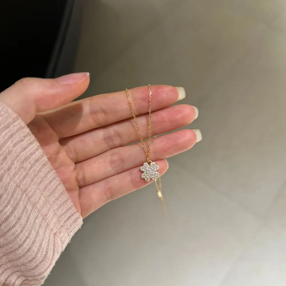 Silver Zircon Round Cut Iced 4 Leaf Clover Pendant Necklace