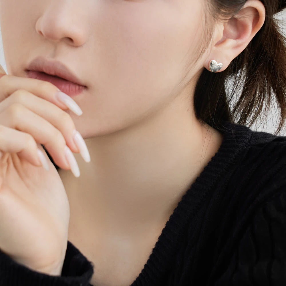 Silver Zircon Round Cut Inlaid Heart Ear Studs