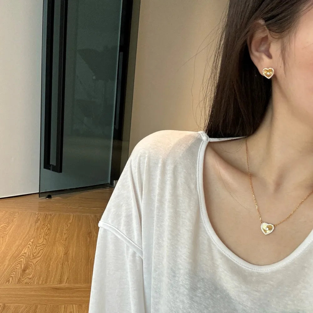 Silver Zircon Round Cut Inlaid Heart Pendant Necklace