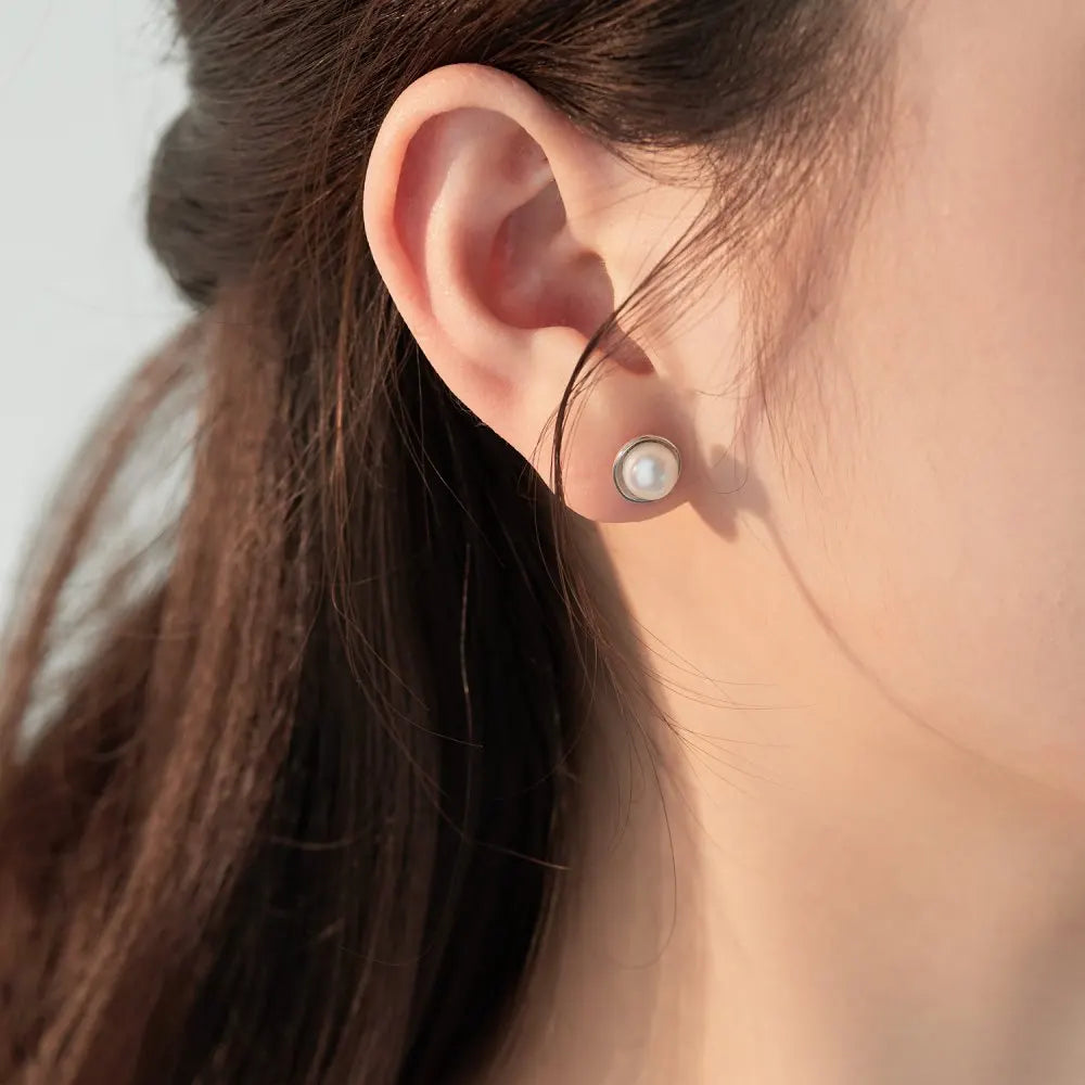 Silver Pearl Disc Ear Studs