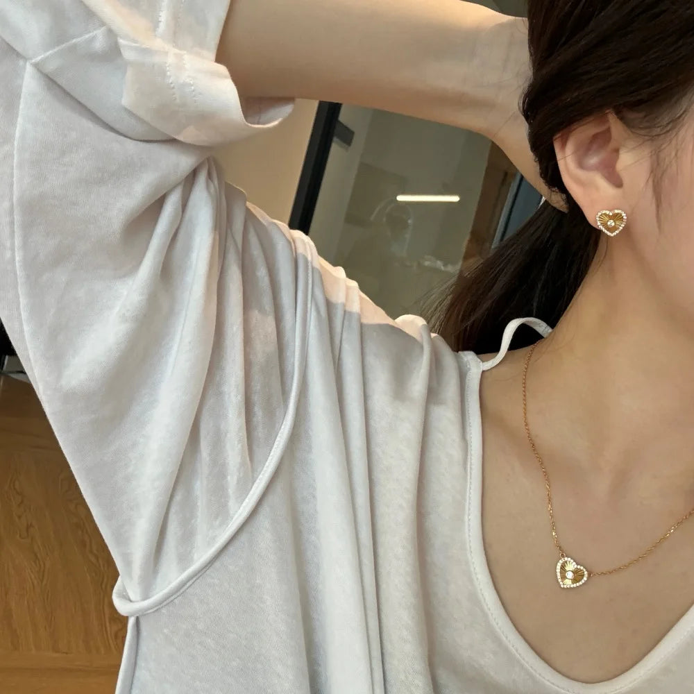 Silver Zircon Round Cut Inlaid Heart Pendant Necklace