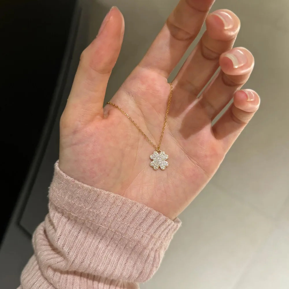 Silver Zircon Round Cut Iced 4 Leaf Clover Pendant Necklace