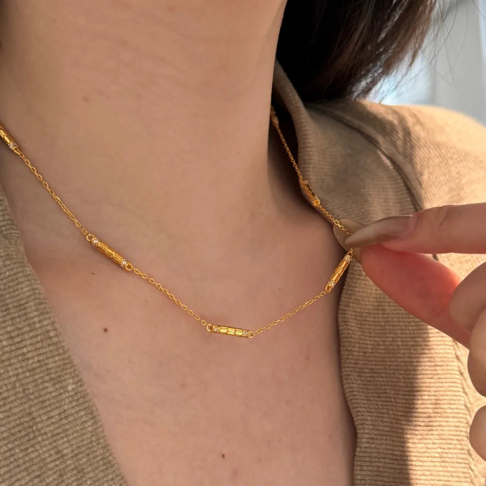 Silver Zircon Round Cut Cylinder Bar Necklace