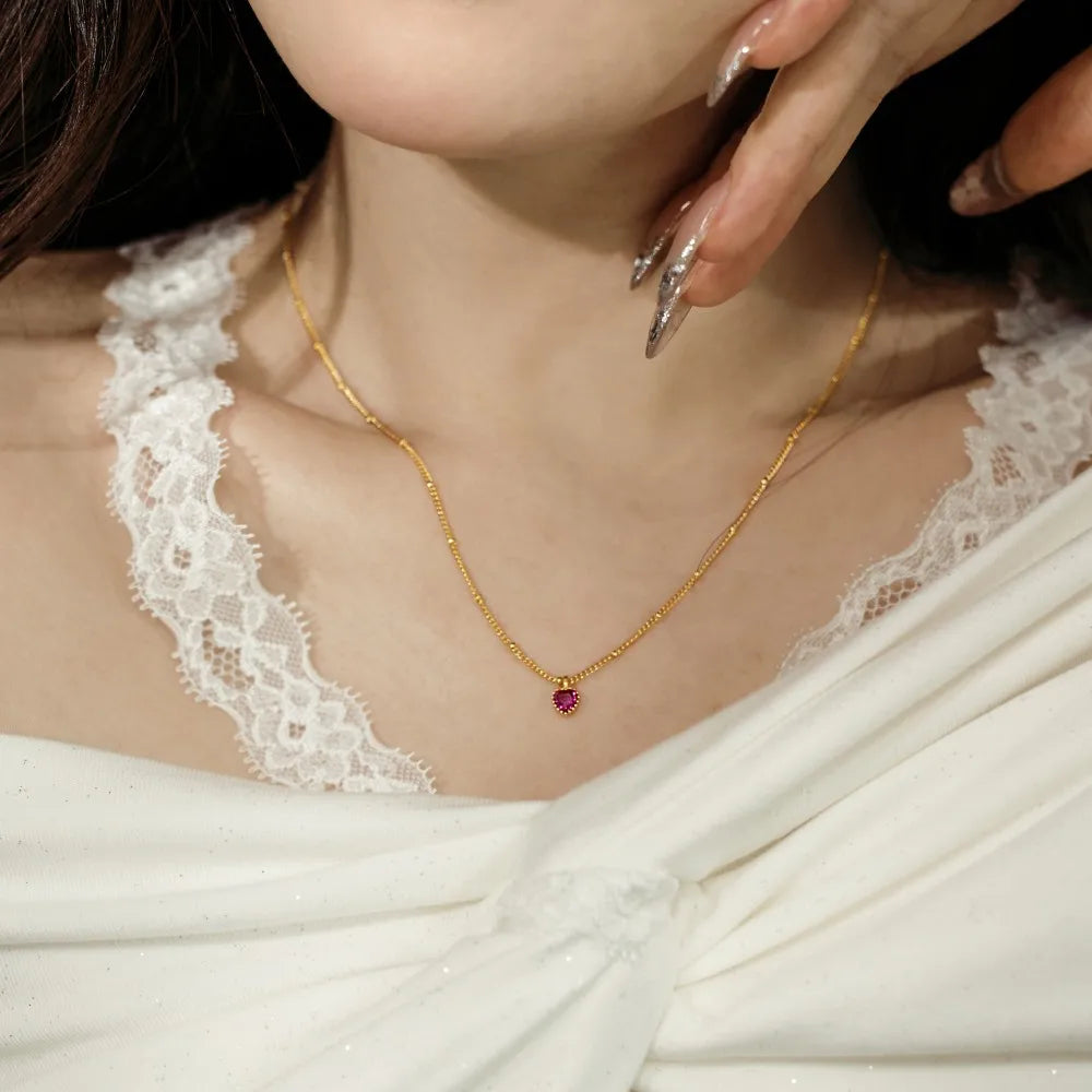 Silver Zircon Heart Cut Twisted Link Pendant Necklace