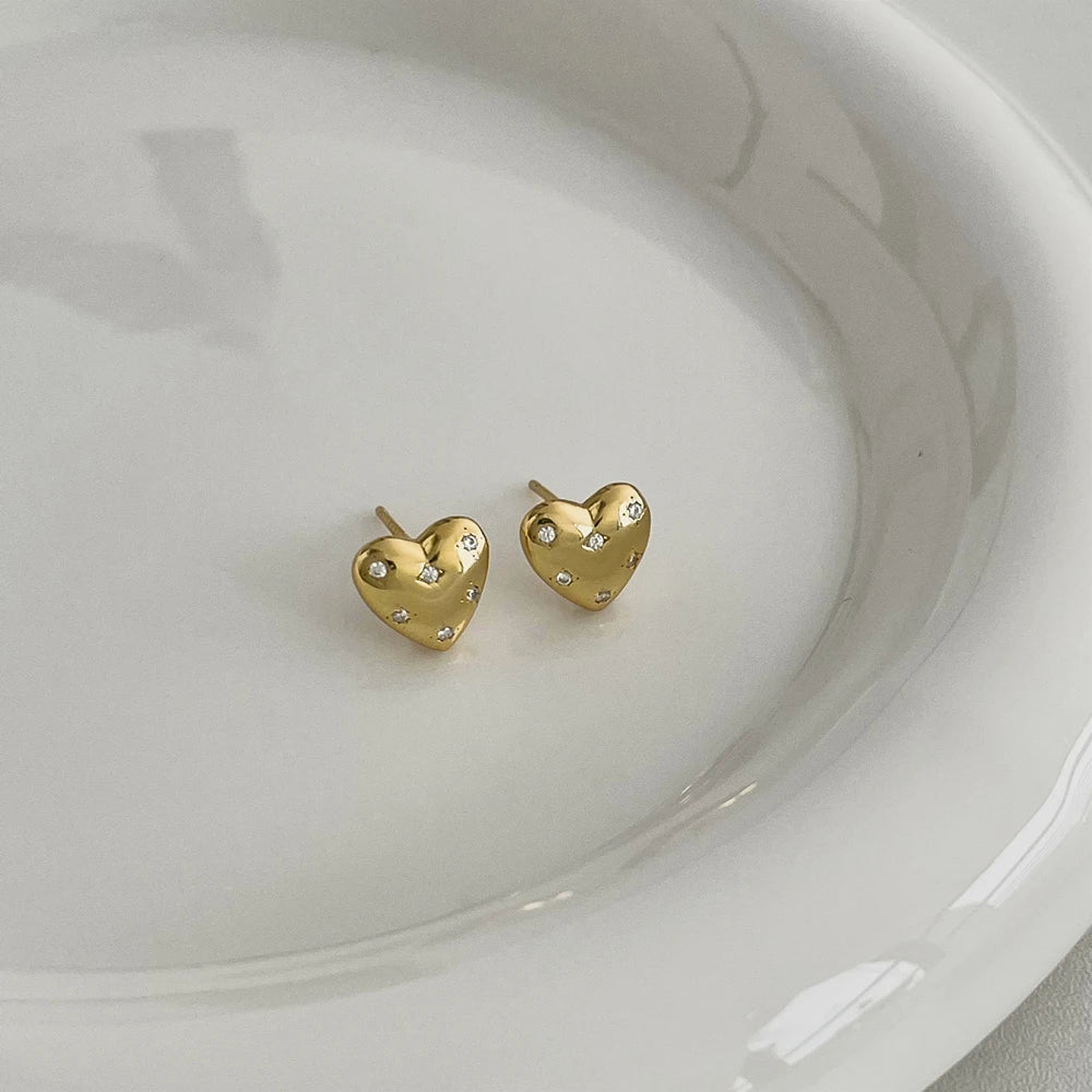 Silver Zircon Round Cut Inlaid Heart Ear Studs