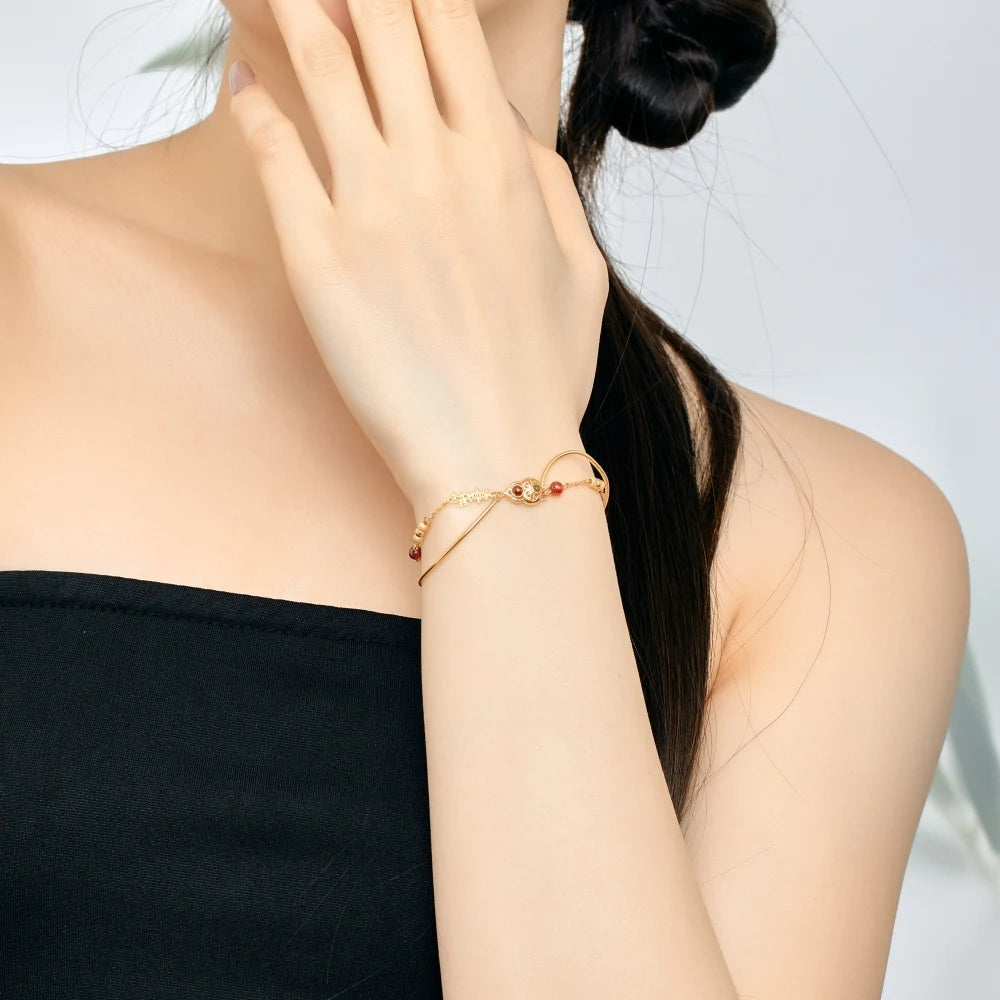 Silver Chalcedony Round Cut Gourd Beaded Bracelet