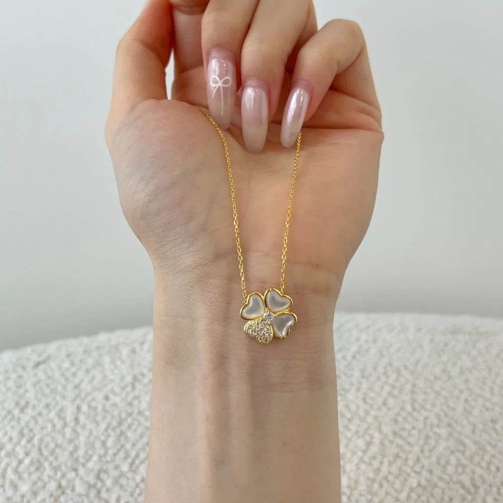 Silver Zircon Round Cut 4 Leaf Clover Pendant Necklace