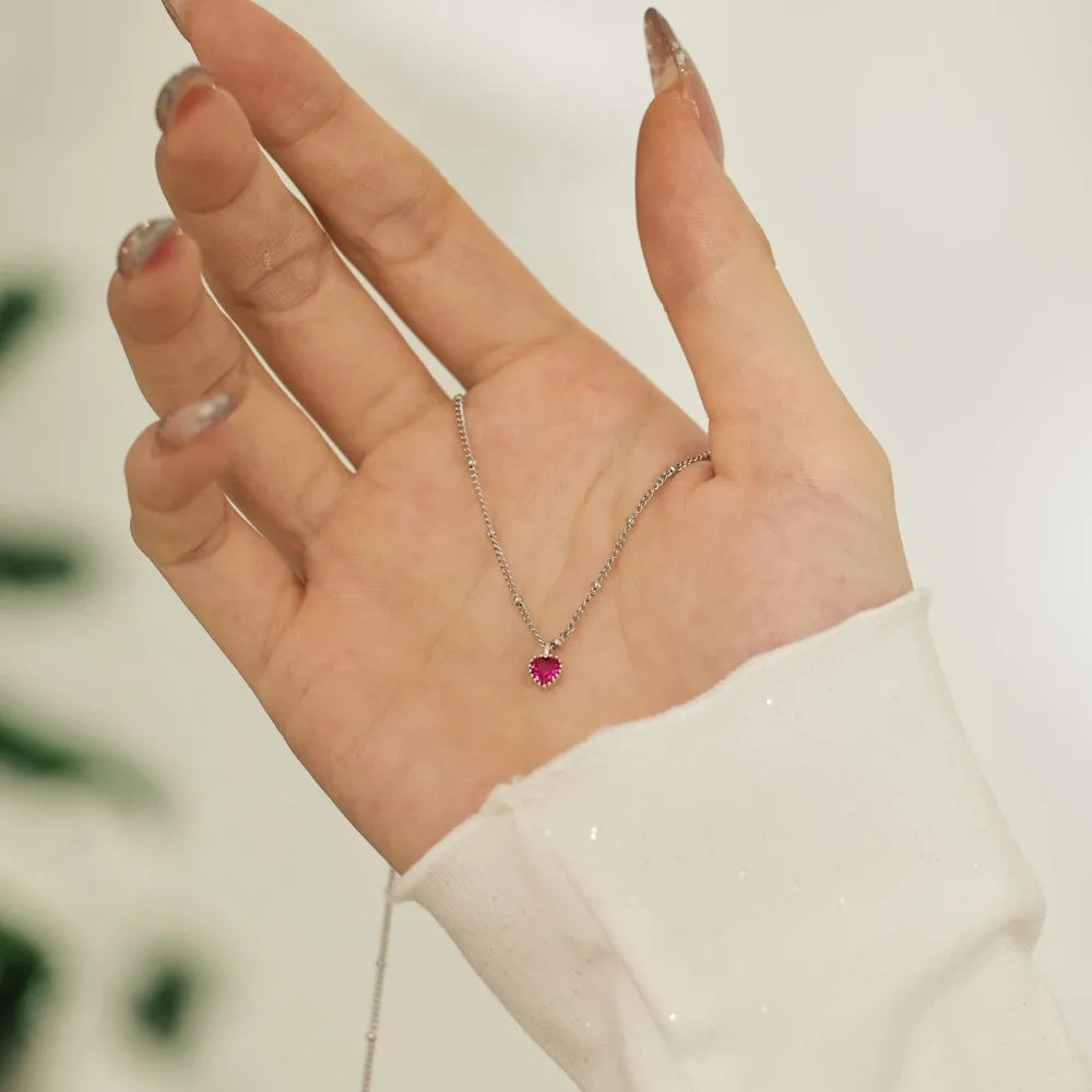 Silver Zircon Heart Cut Twisted Link Pendant Necklace