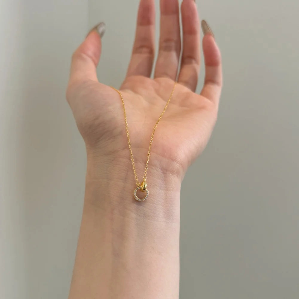 Silver Zircon Round Cut Inlaid Interlocking Ring Pendant Necklace