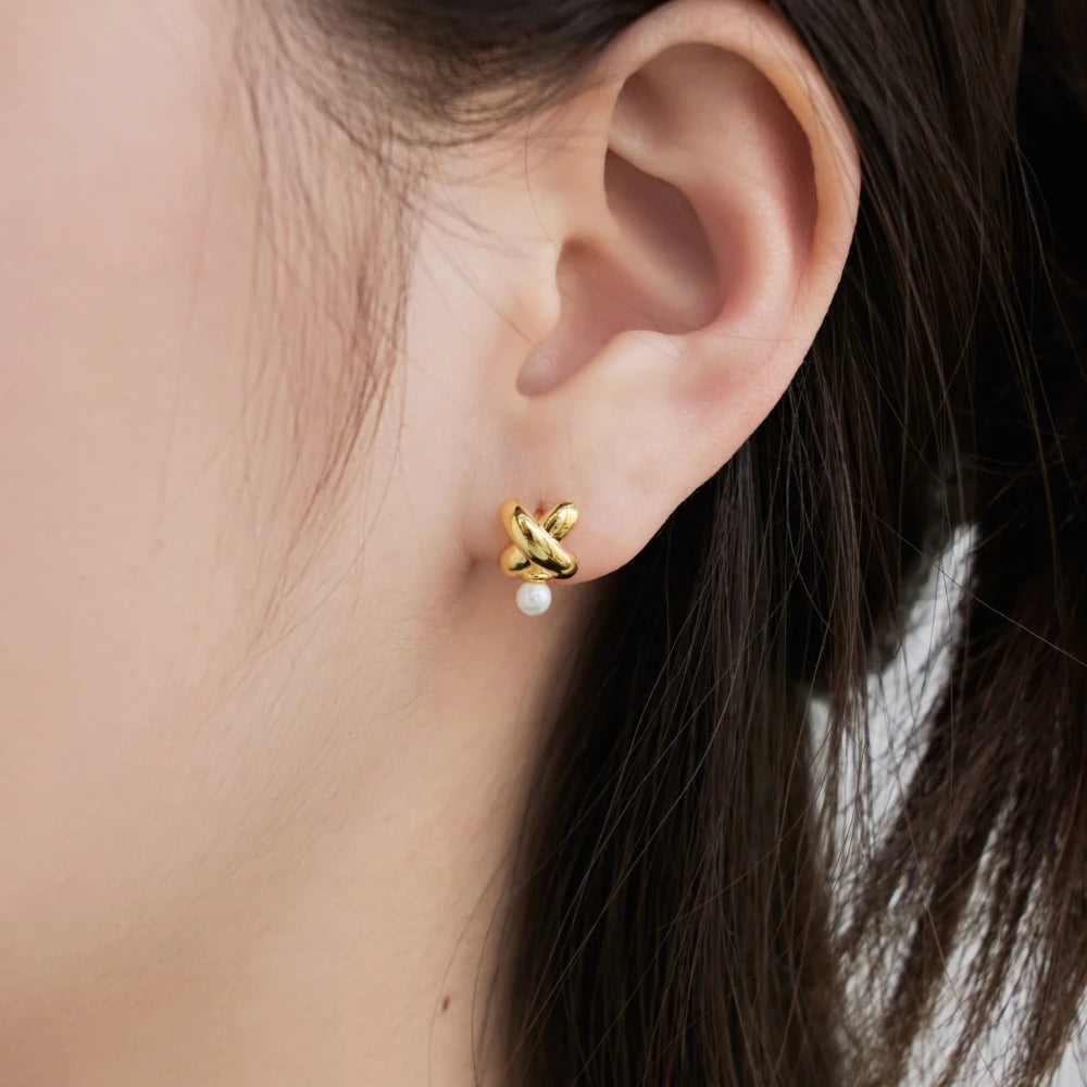 Silver Pearl Plane Ear Studs