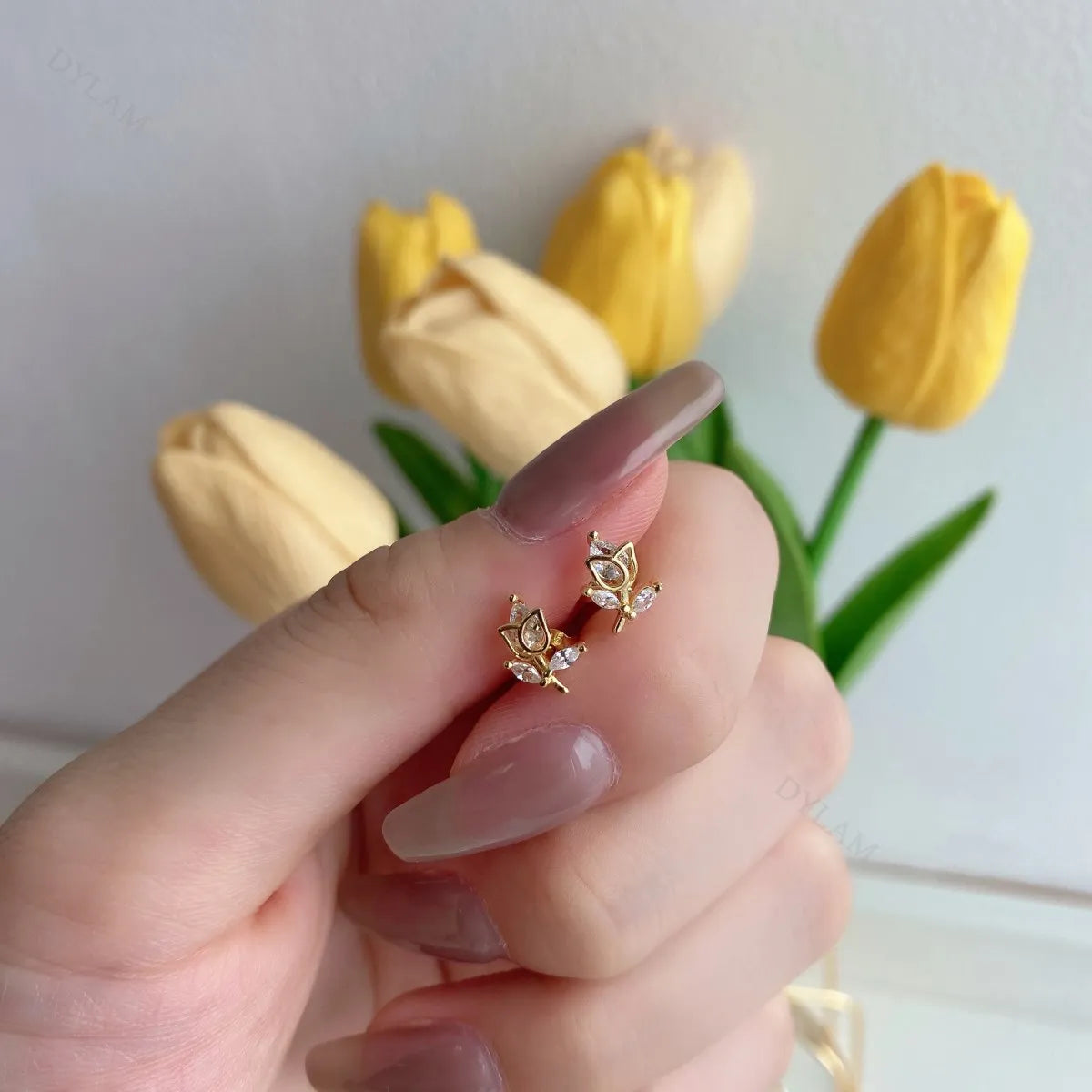 Silver Zircon Pear Cut Flower Ear Studs