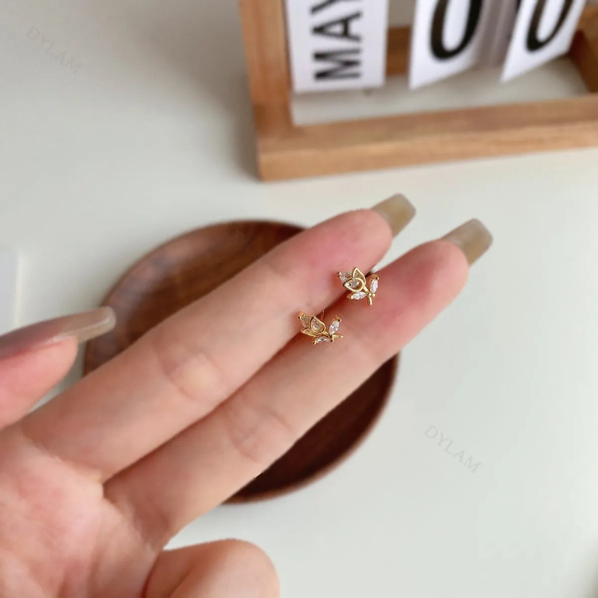 Silver Zircon Pear Cut Flower Ear Studs