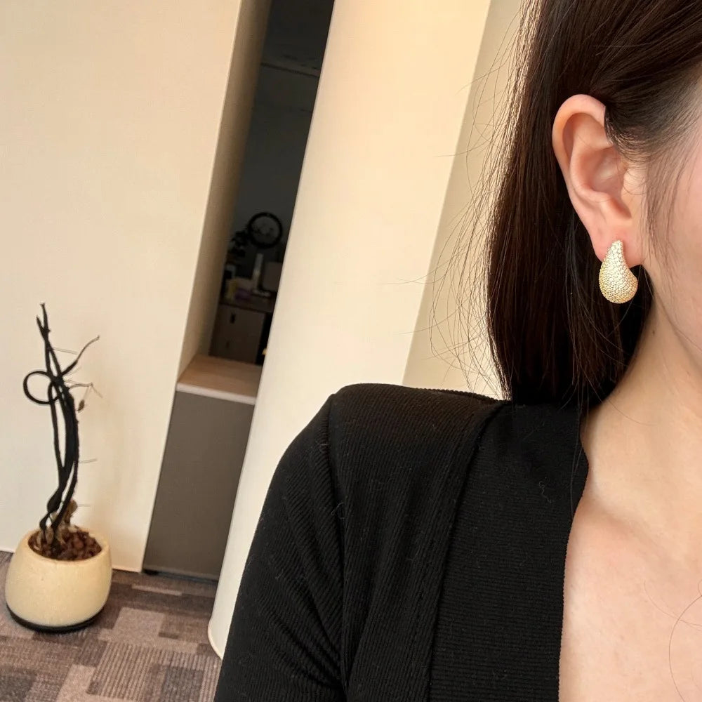 Silver Zircon Round Cut Iced Water Drop Ear Studs