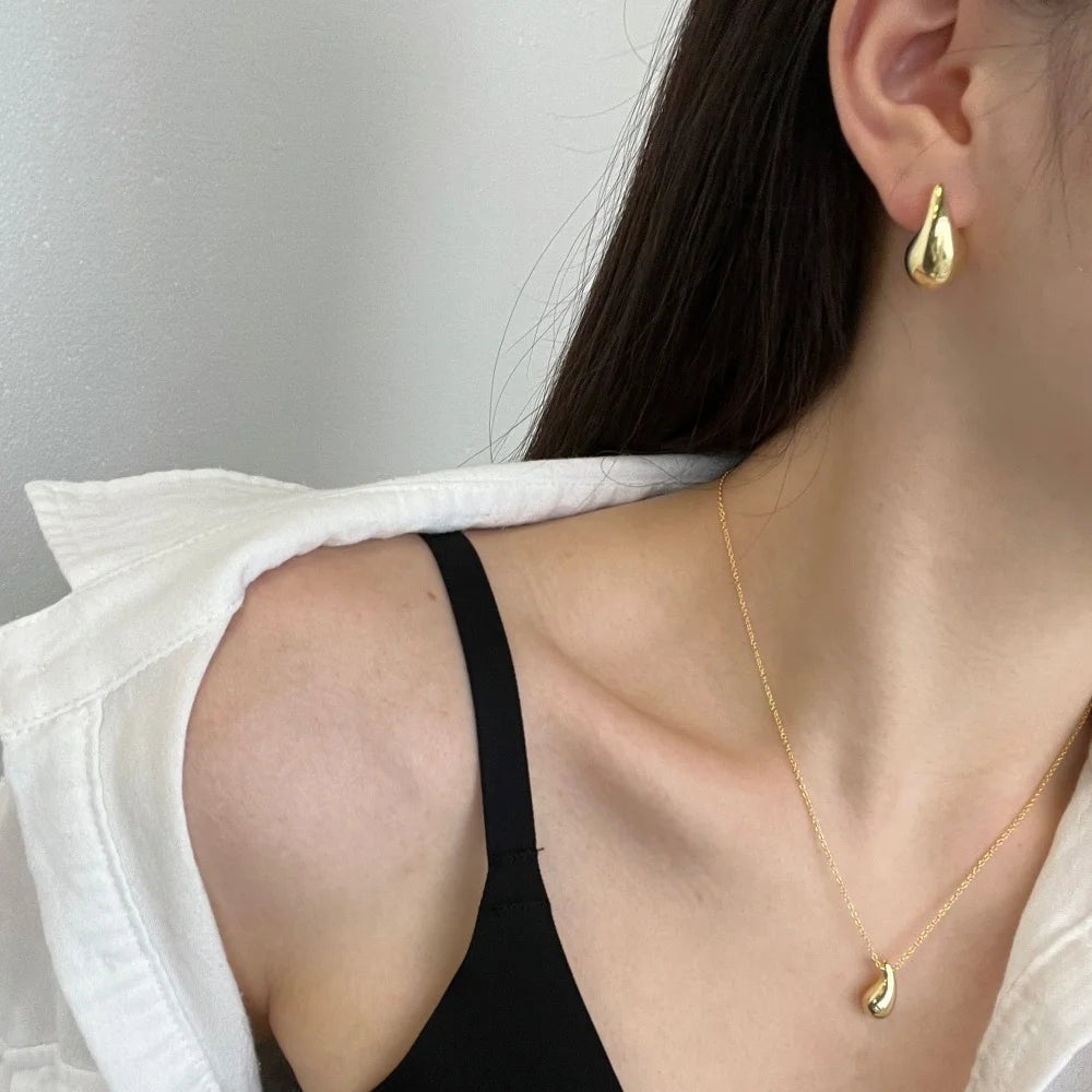 Silver Water Drop Pendant Necklace