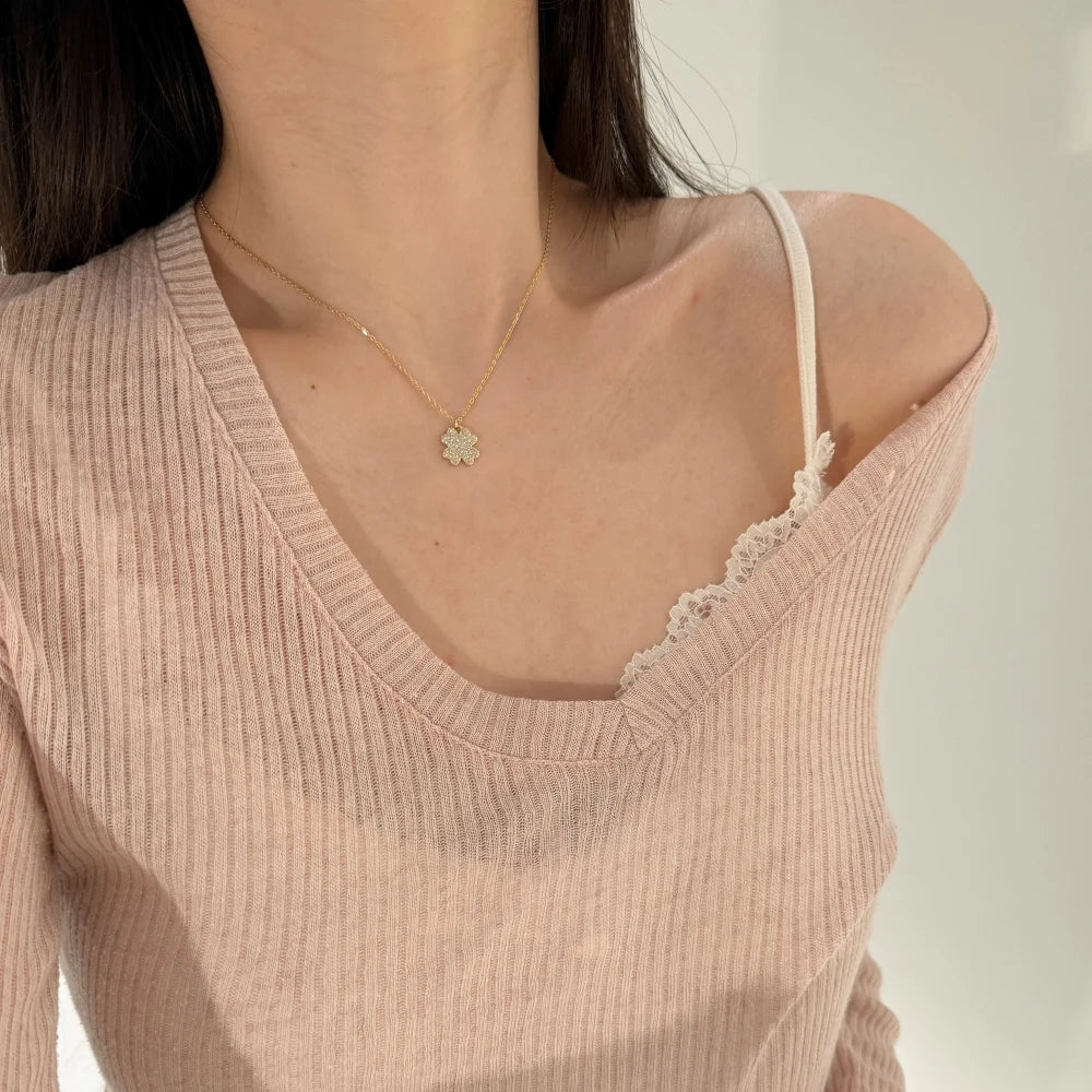 Silver Zircon Round Cut Iced 4 Leaf Clover Pendant Necklace