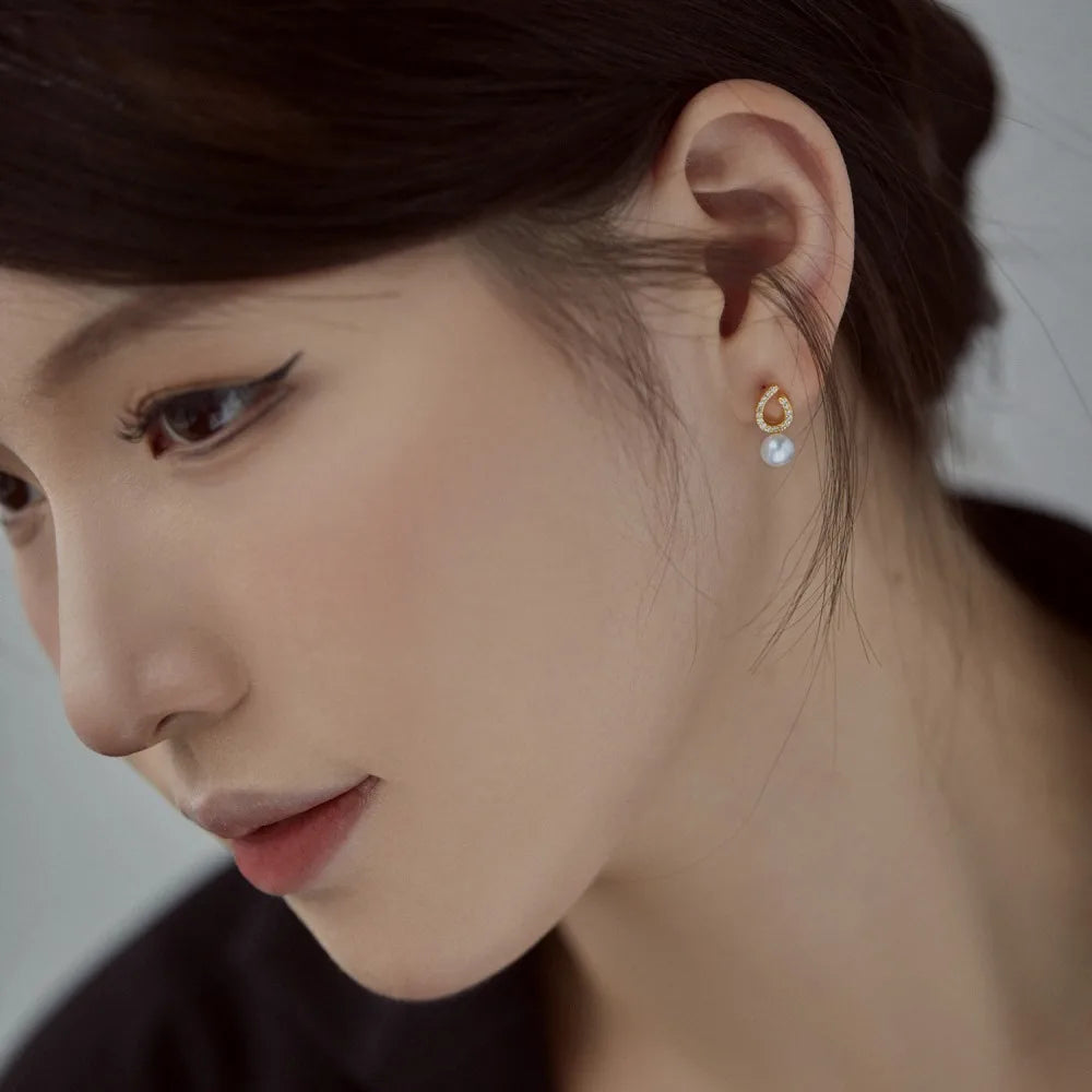 Silver Pearl Twisted Ear Studs