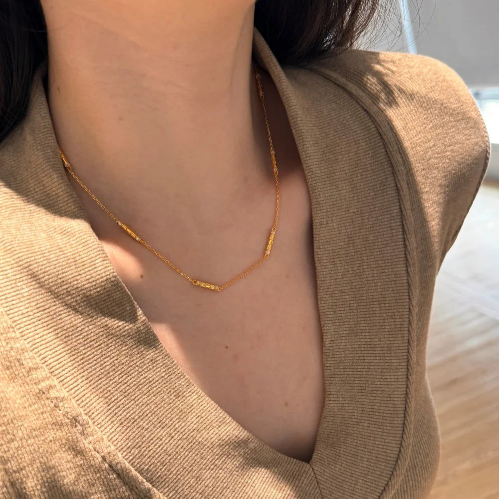 Silver Zircon Round Cut Cylinder Bar Necklace