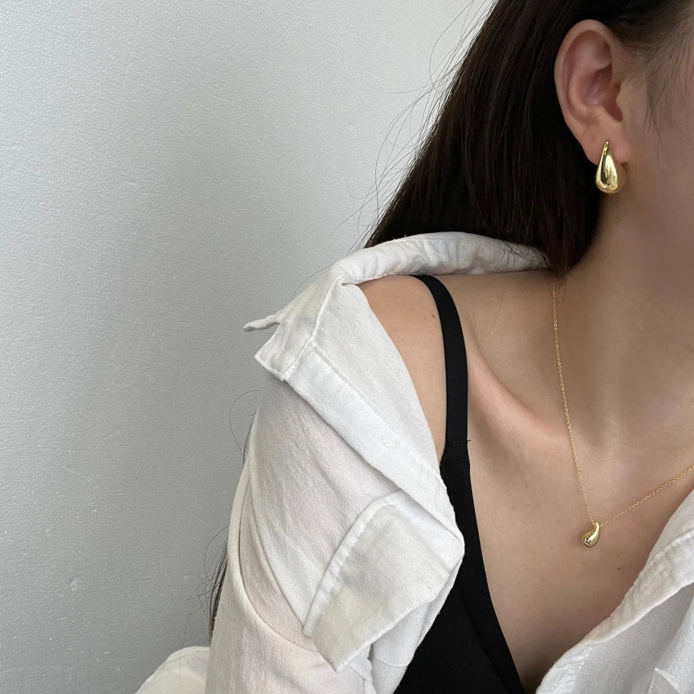 Silver Water Drop Pendant Necklace