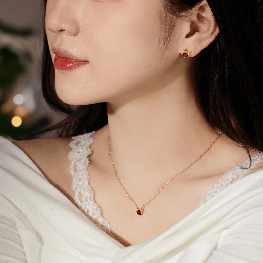 Silver Zircon Round Cut Elk Pendant Necklace