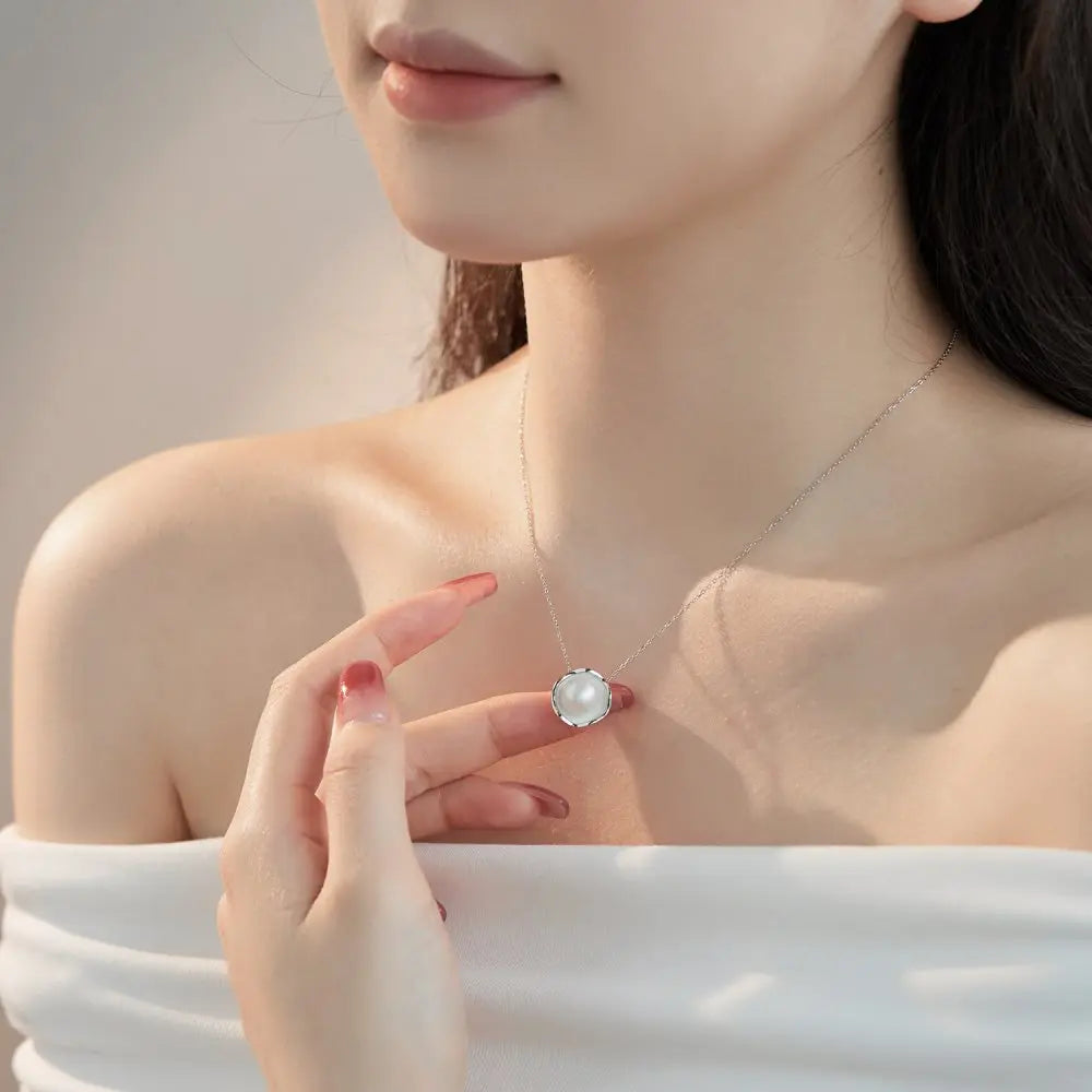 Silver Pearl Disc Pendant Necklace