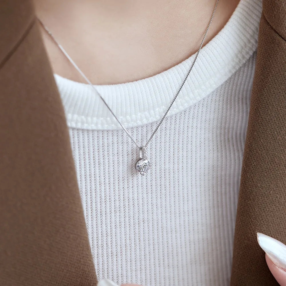 Silver Zircon Round Cut Inlaid Pendant Necklace