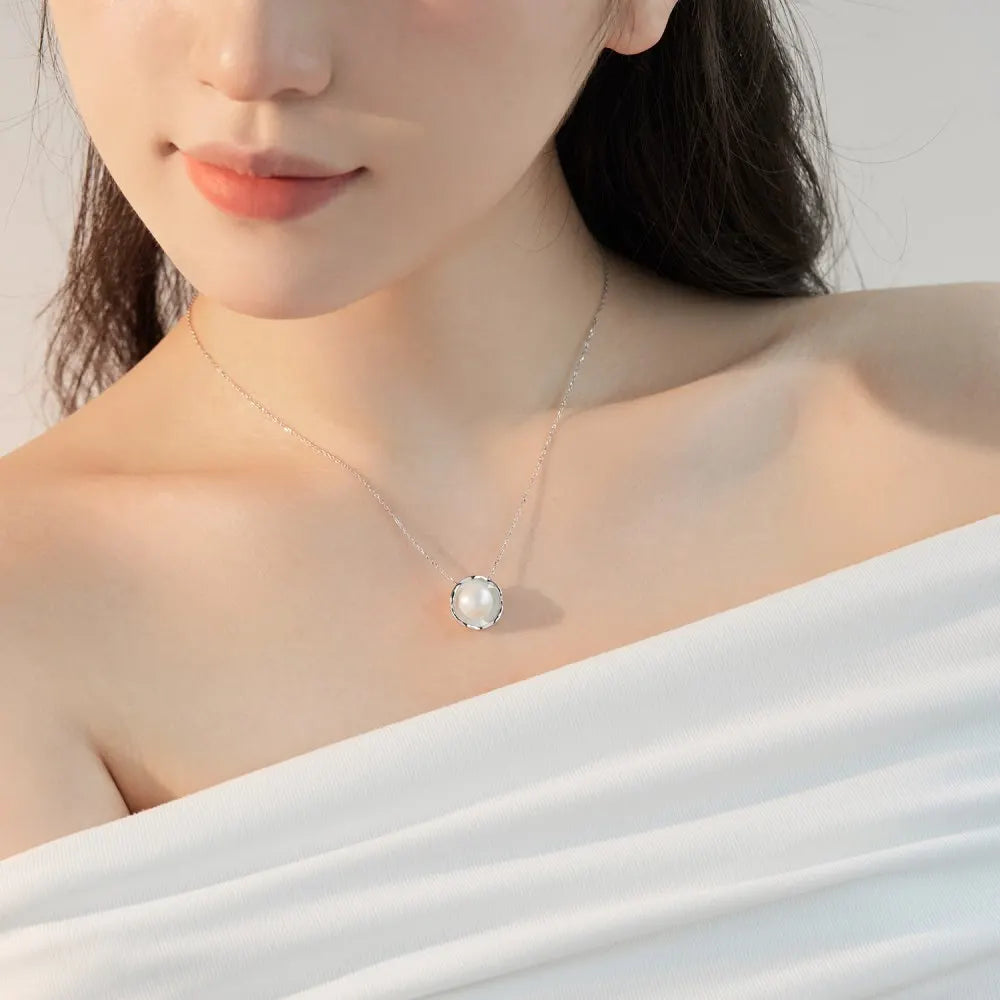Silver Pearl Disc Pendant Necklace
