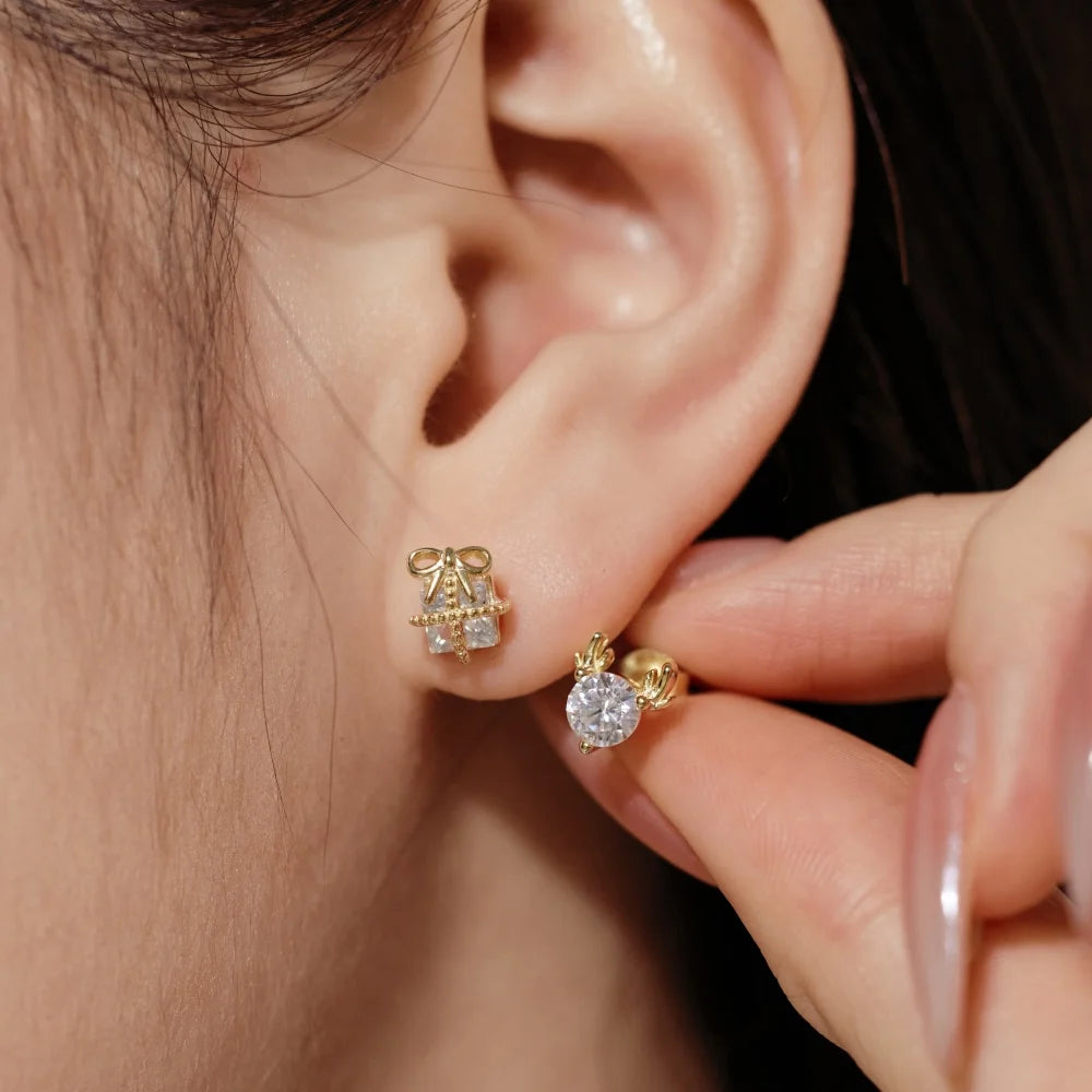 Silver Zircon Round Cut Present Elk Ear Studs