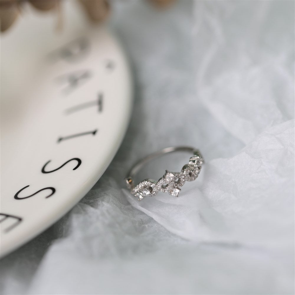 Silver Zircon Round Cut Vintage Inlaid Dainty Ring