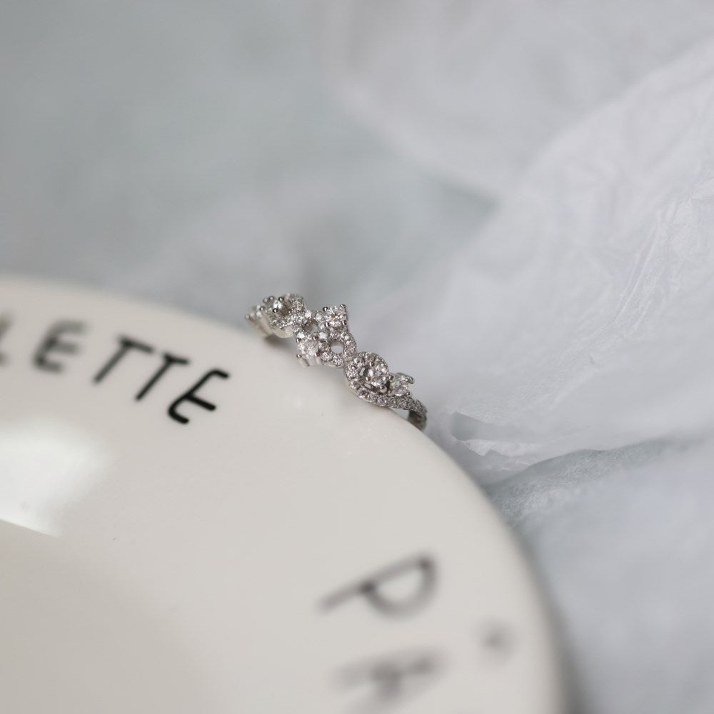 Silver Zircon Round Cut Vintage Inlaid Dainty Ring