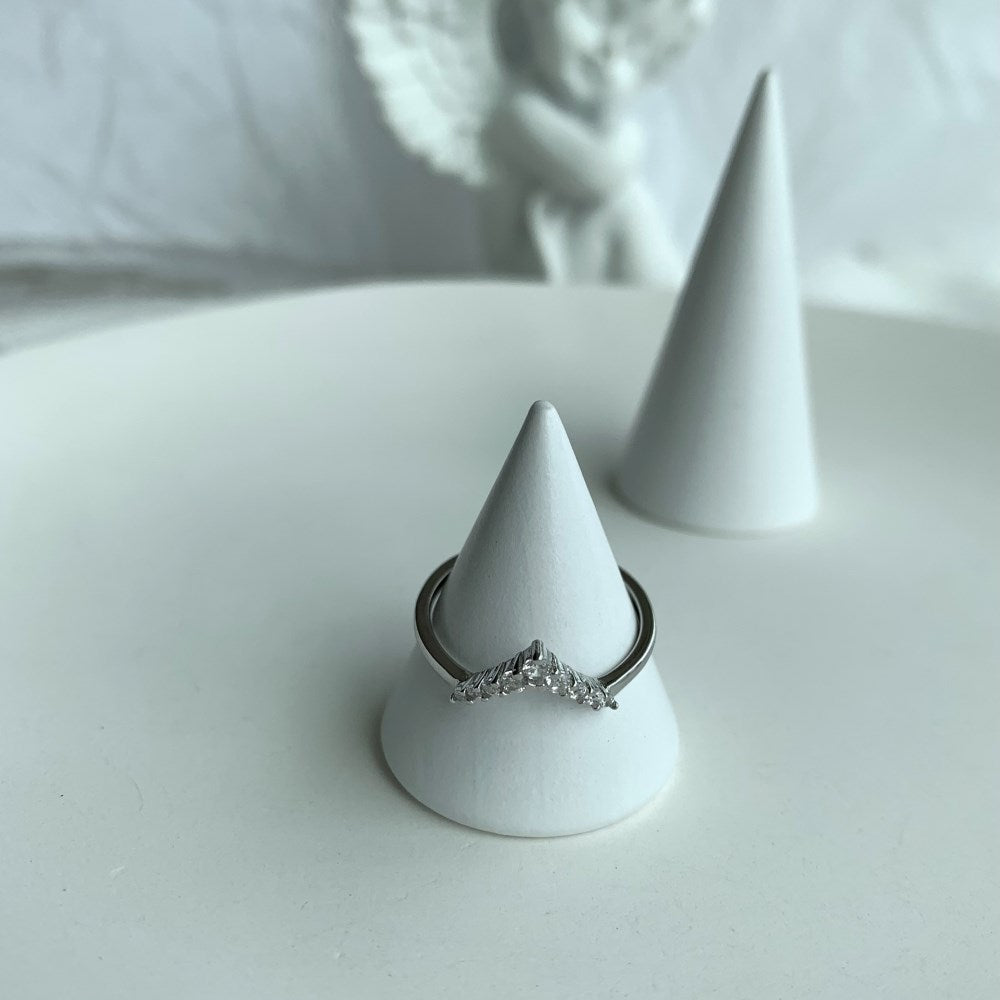 Silver Zircon Round Cut Inlaid Arrow Dainty Ring