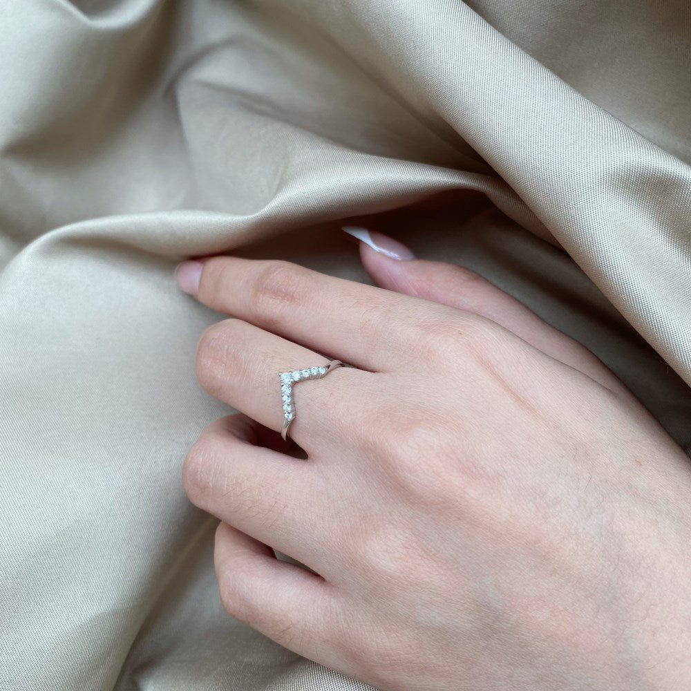 Silver Zircon Round Cut Inlaid Arrow Dainty Ring