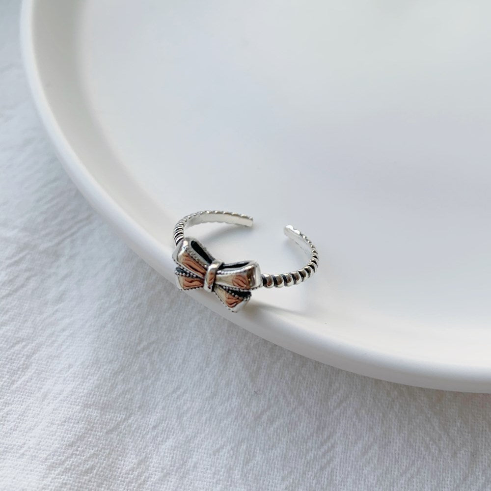 Silver Twisted Bow Dainty Ring