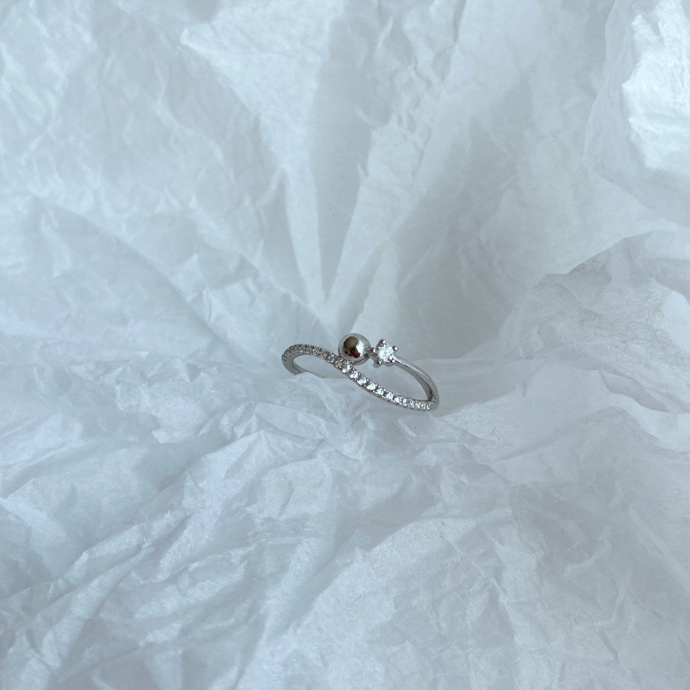 Silver Zircon Round Cut Twisted Star Crossover Ring