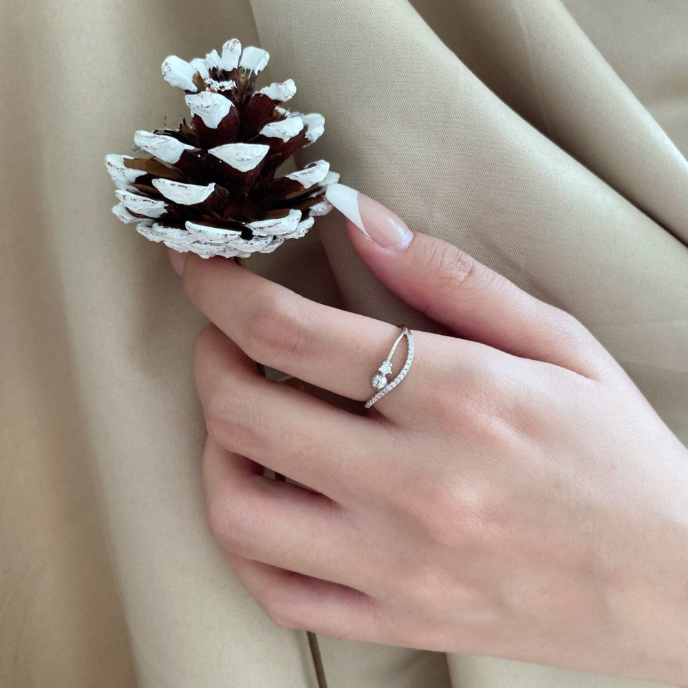 Silver Zircon Round Cut Twisted Star Crossover Ring