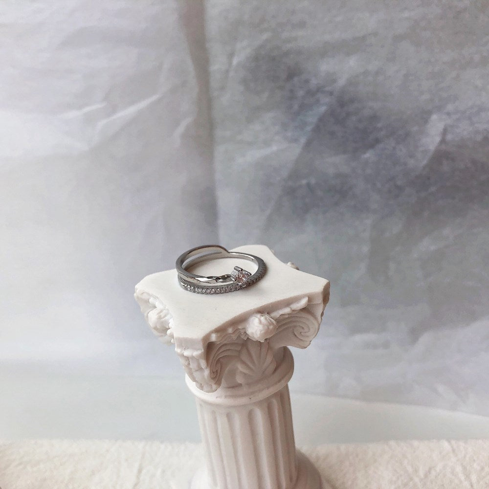 Silver Zircon Round Cut Twisted Solitaire Ring