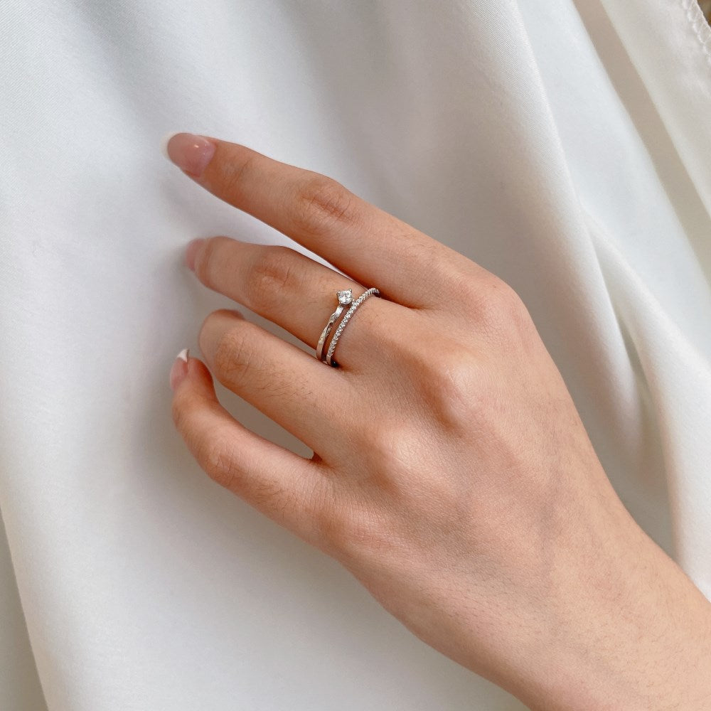 Silver Zircon Round Cut Twisted Solitaire Ring