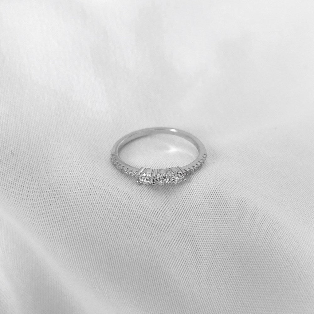 Silver Zircon Round Cut Dots Dainty Ring