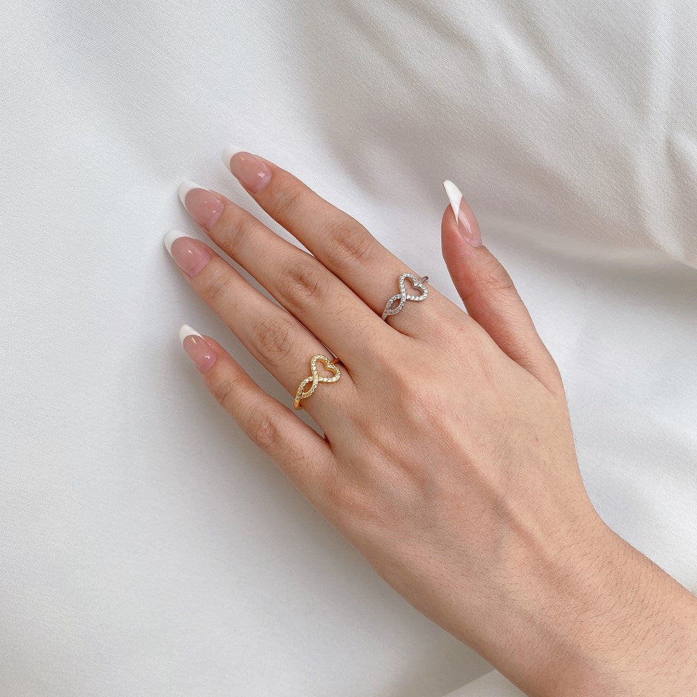 Silver Zircon Round Cut Twisted Inlaid Heart Dainty Ring