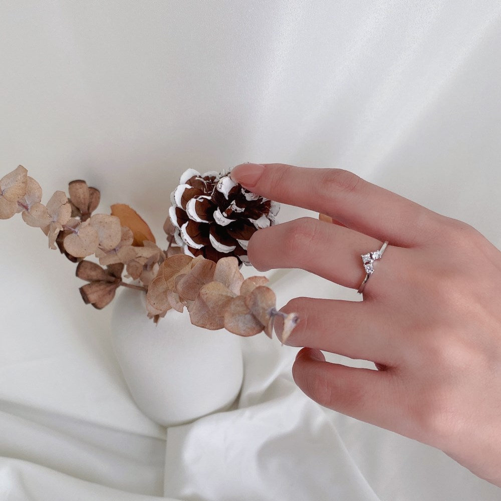 Silver Zircon Round Cut Vintage Dainty Ring