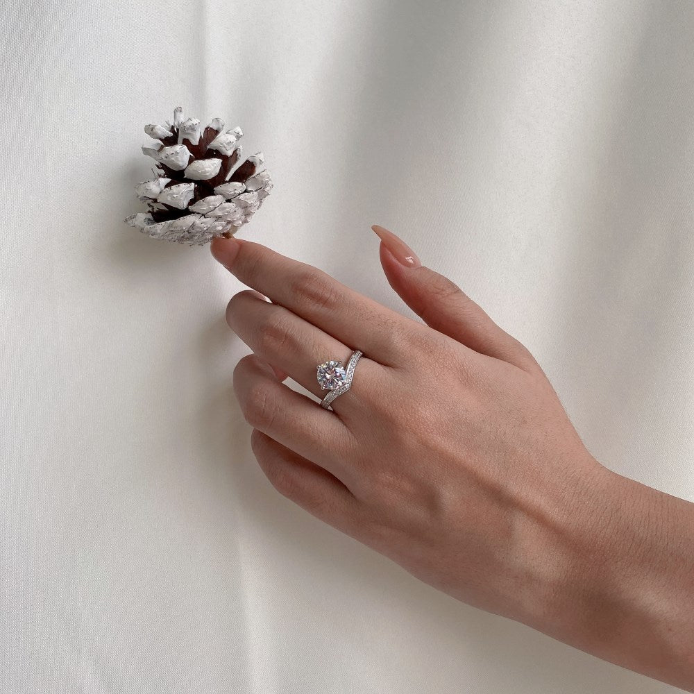 Silver Zircon Round Cut Iced Curved Solitaire Ring