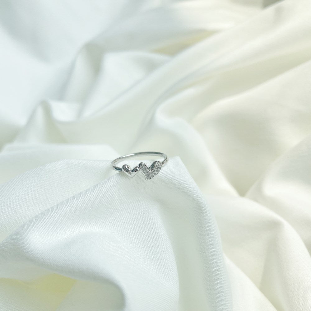Silver Zircon Round Cut Inlaid Hearts Dainty Ring