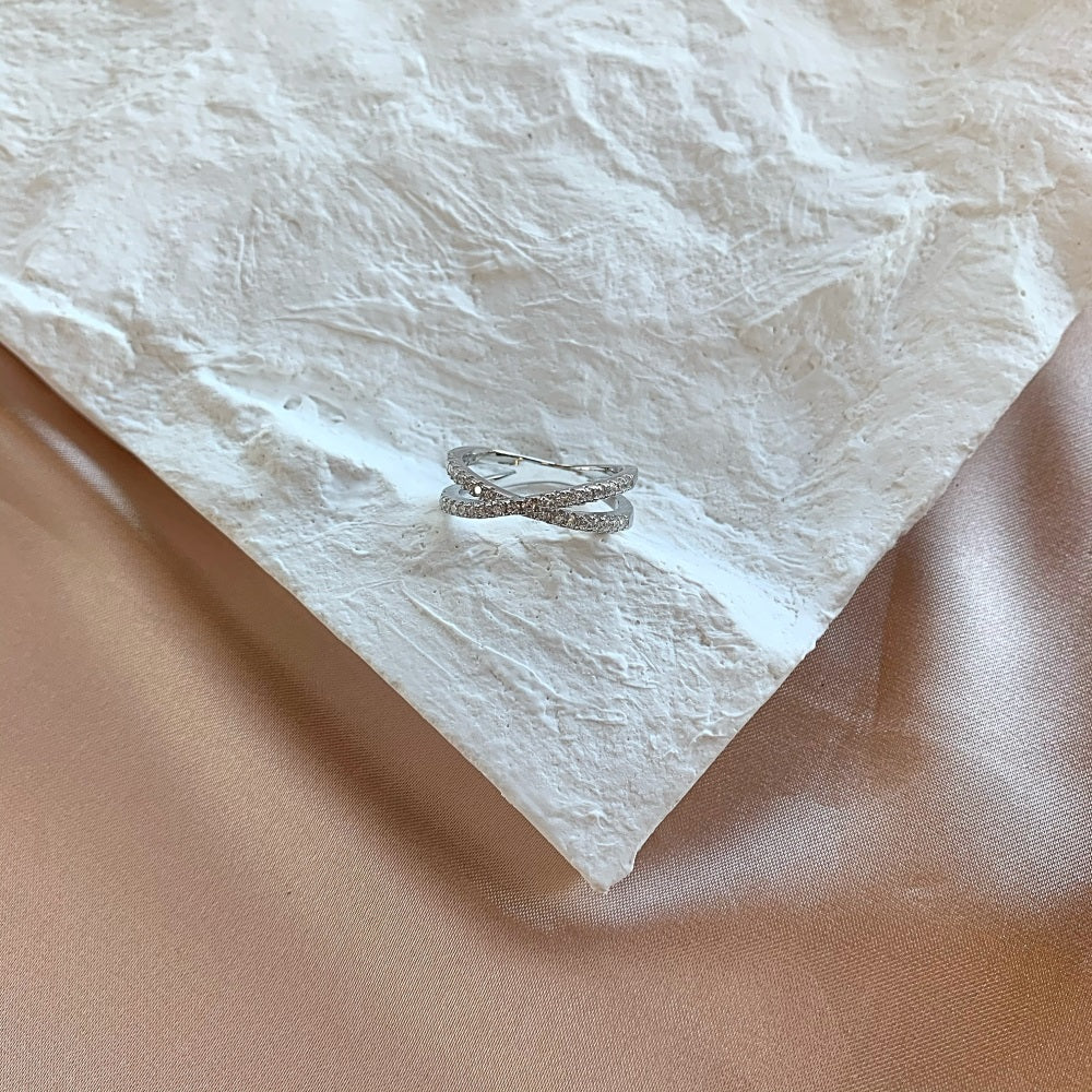 Silver Zircon Round Cut Inlaid Crossover Ring