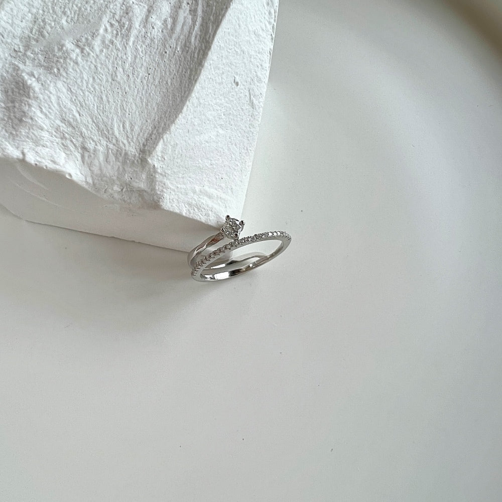 Silver Zircon Round Cut Twisted Solitaire Ring