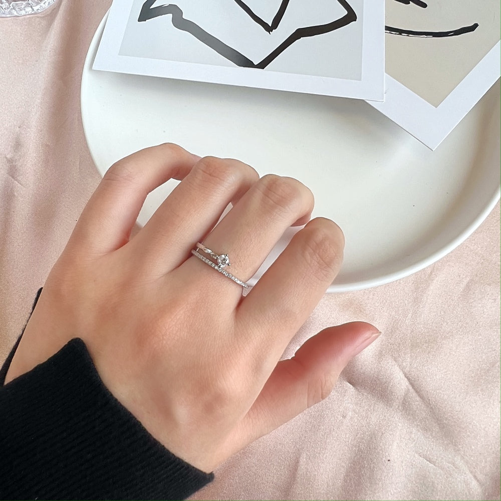 Silver Zircon Round Cut Twisted Solitaire Ring