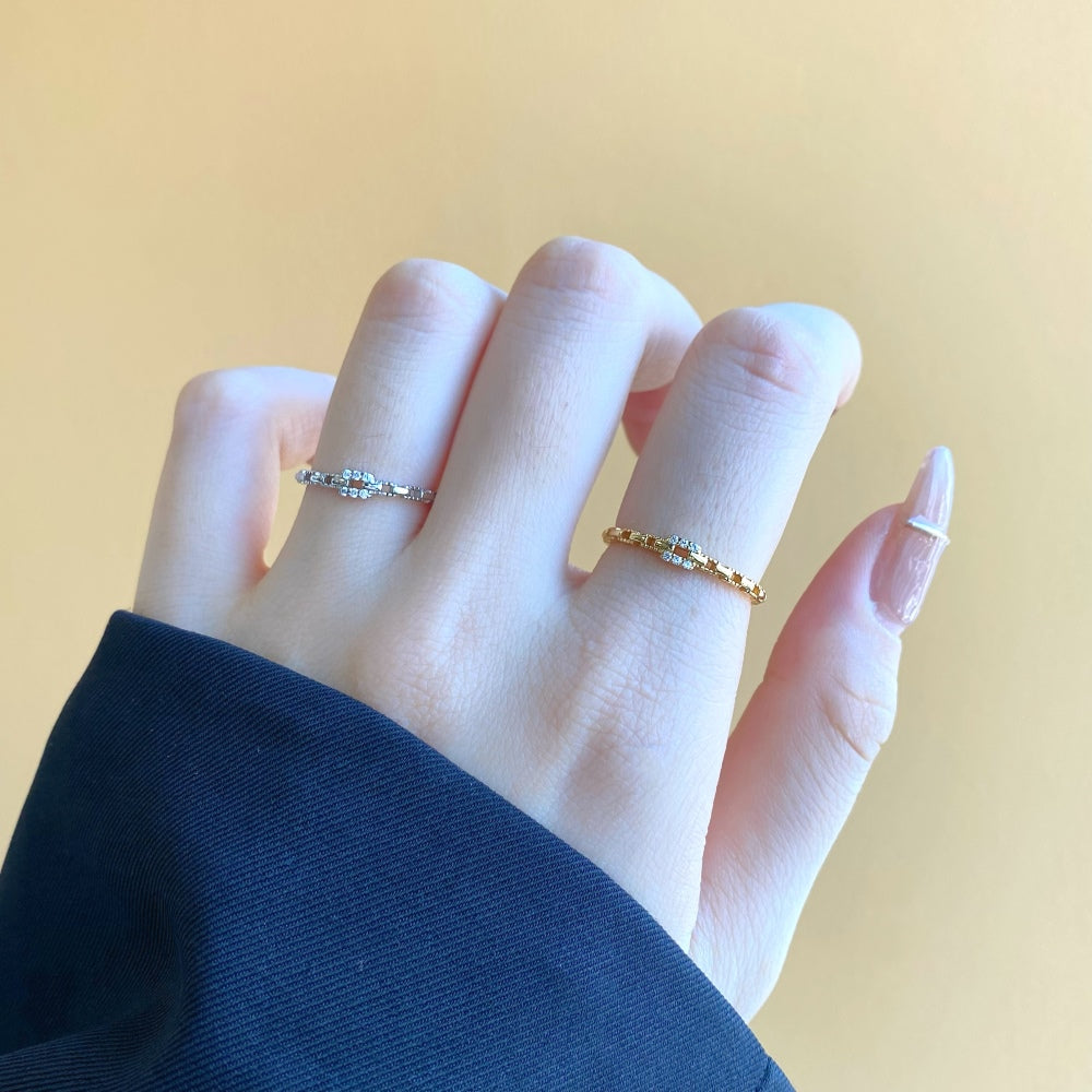 Silver Zircon Round Cut Twisted Squared Dainty Ring