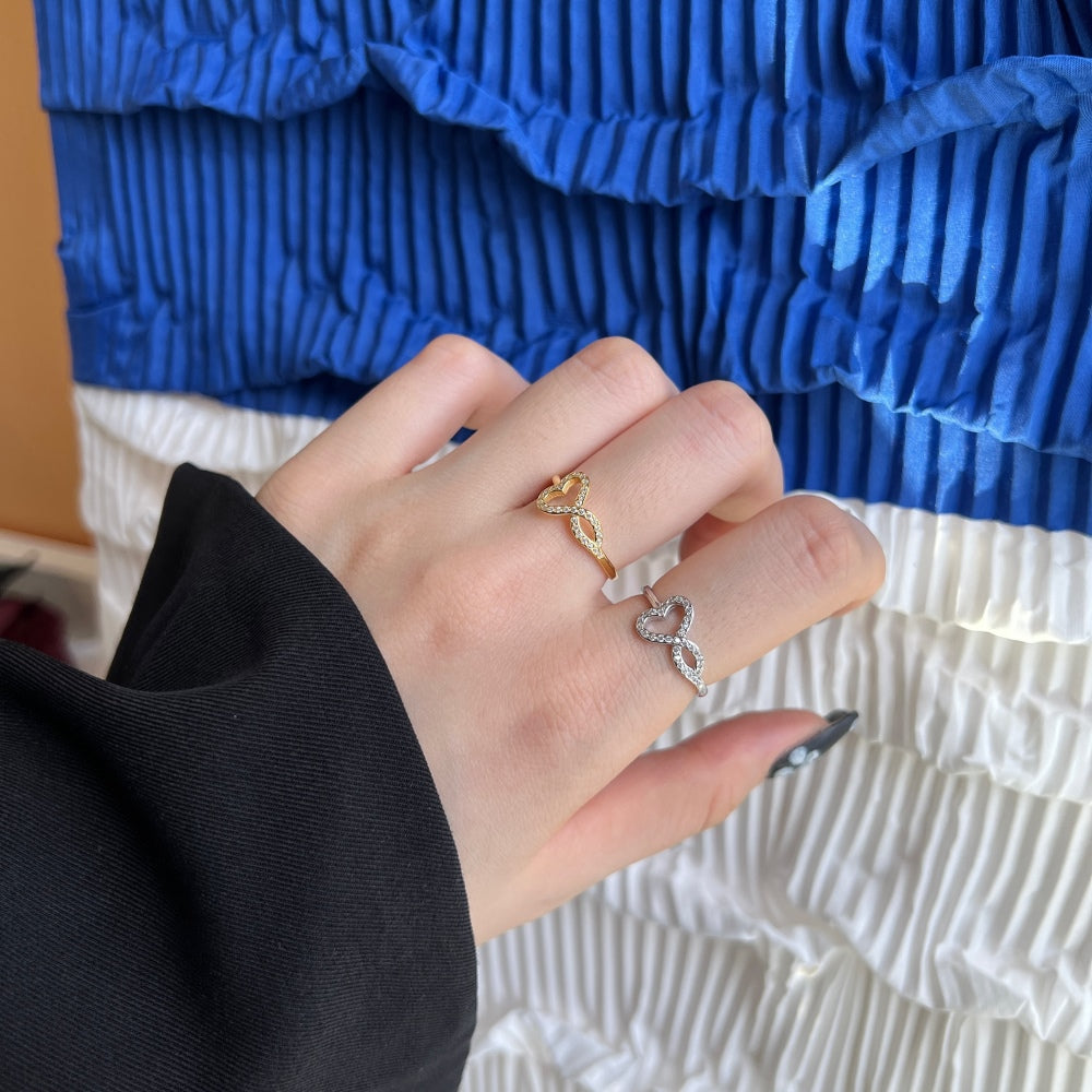 Silver Zircon Round Cut Twisted Inlaid Heart Dainty Ring