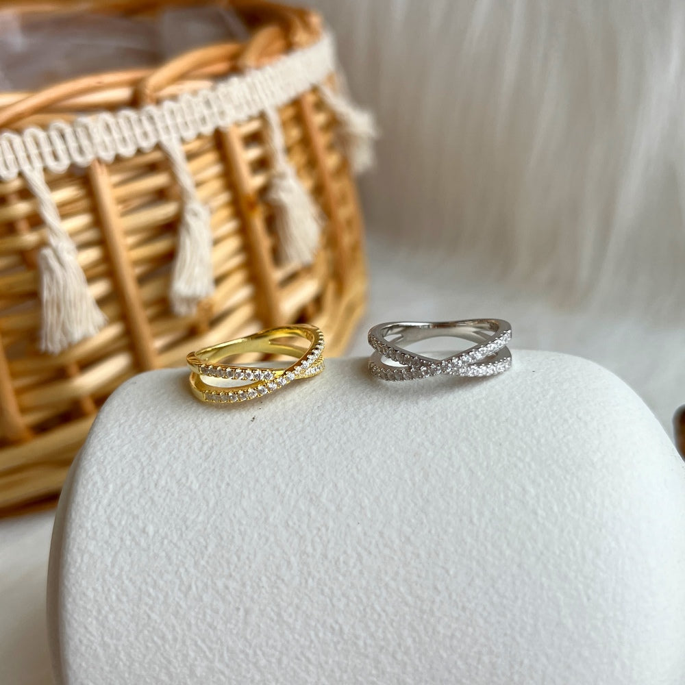 Silver Zircon Round Cut Inlaid Crossover Ring