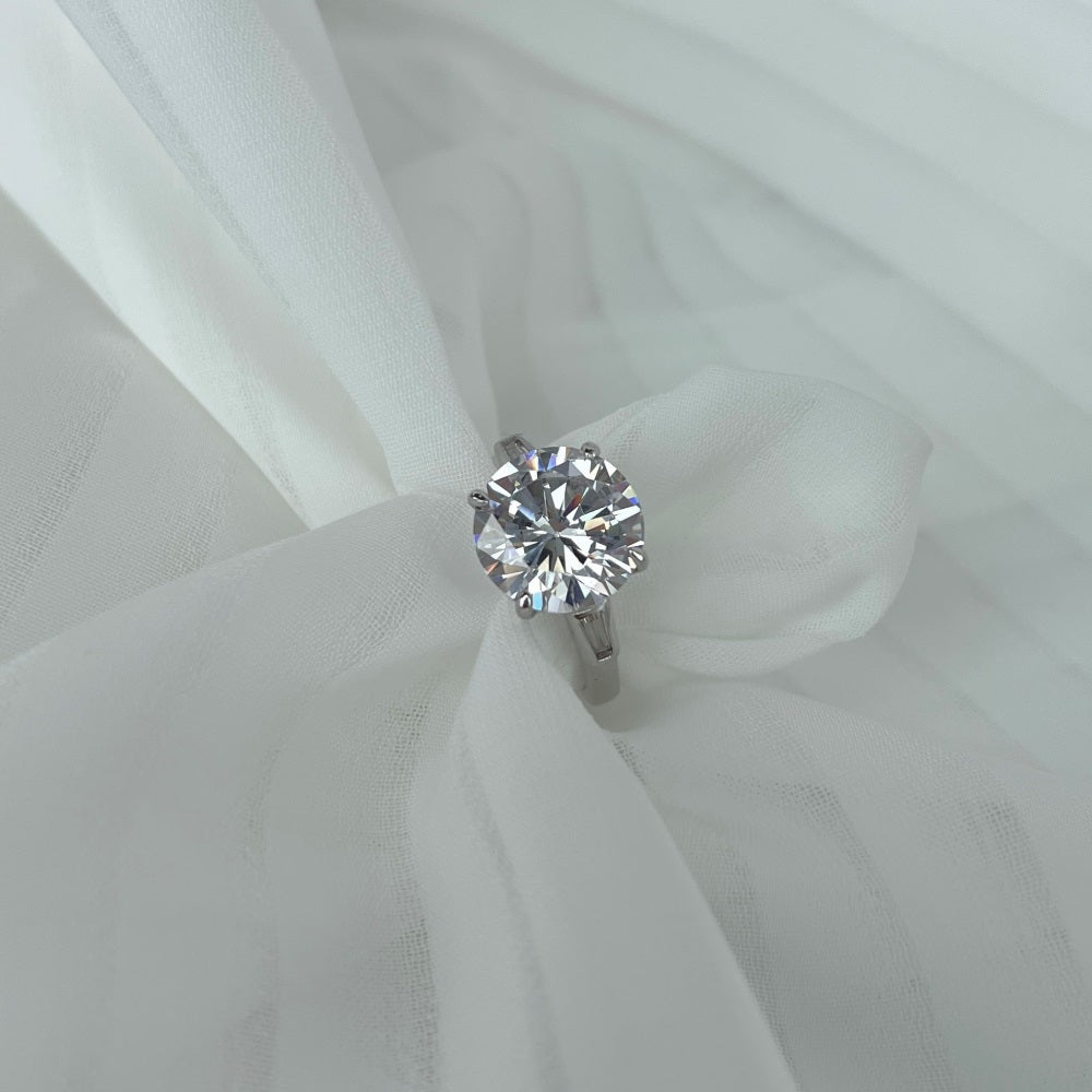 Silver Zircon Round Cut Trilogy Three Stone Ring