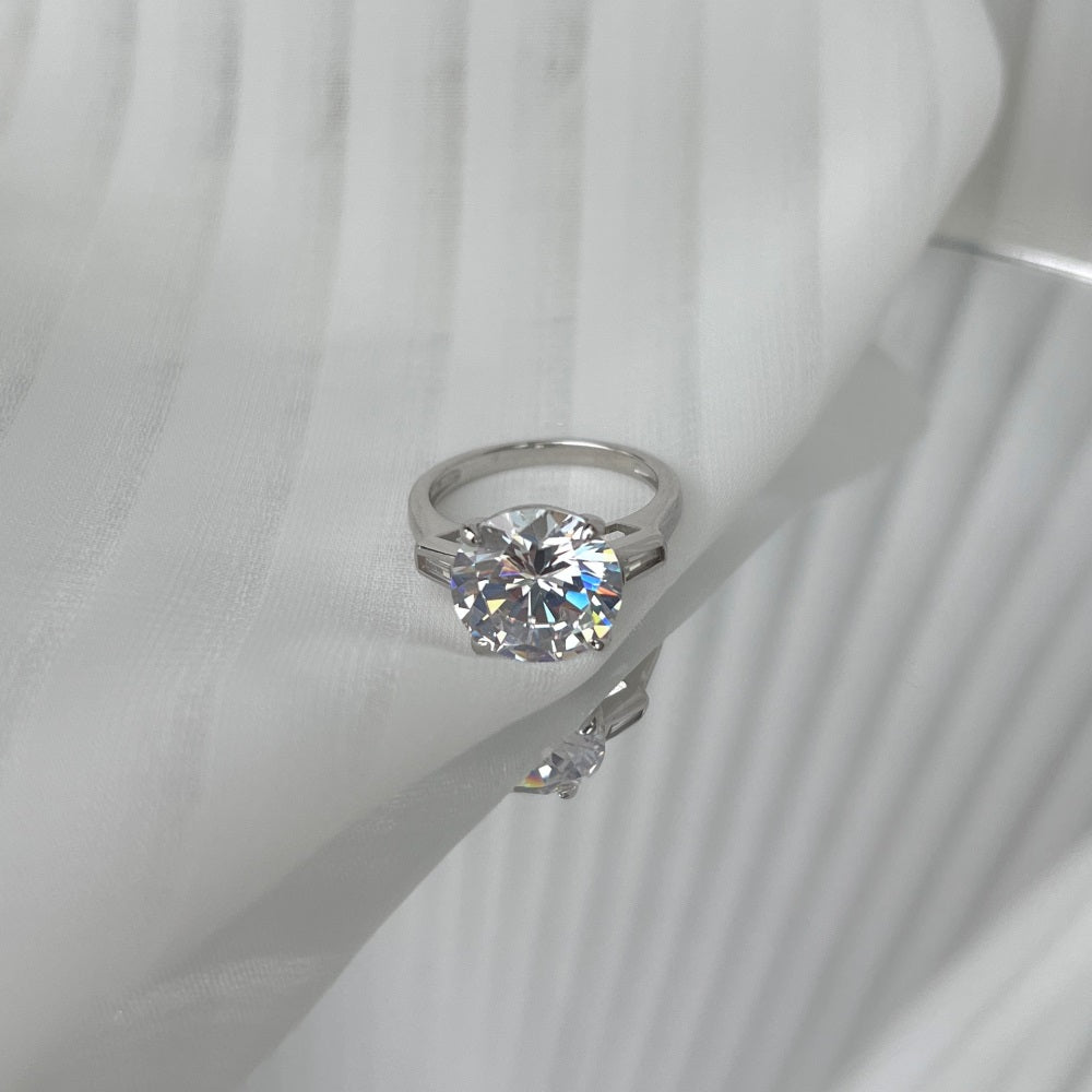 Silver Zircon Round Cut Trilogy Three Stone Ring